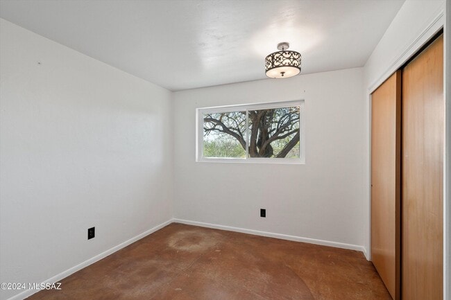 Building Photo - 8801 E Buckboard Rd