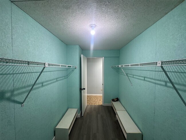 Building Photo - 41 Kenilworth Rd