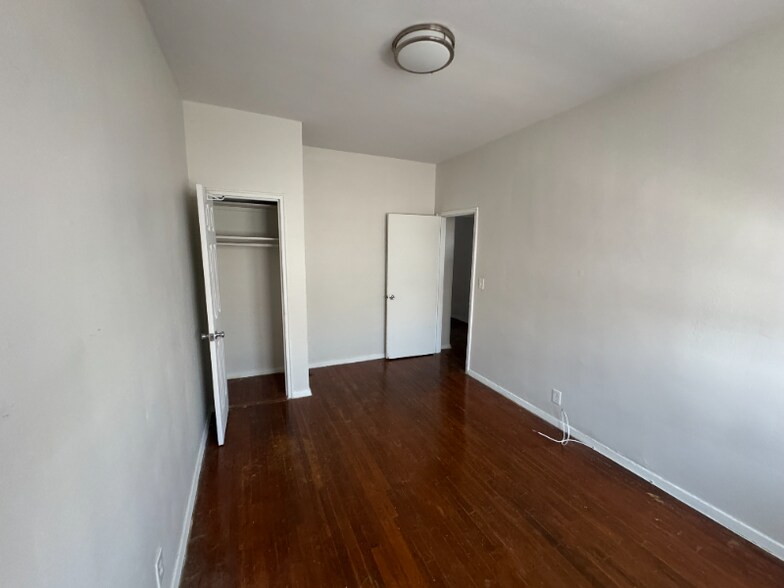 Building Photo - 85 Easton Ave