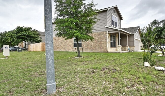 Building Photo - 5 bed | 3 bath | Corner lot | Fully remode...