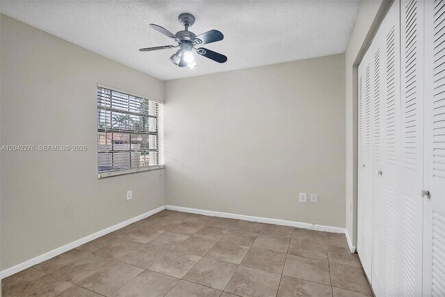 Building Photo - 681 Thornridge Ave