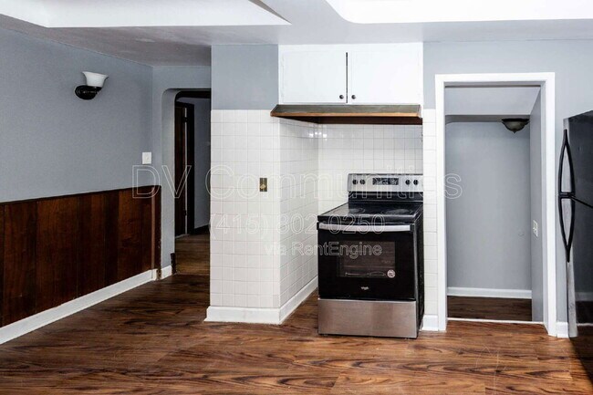 Building Photo - 312 E 317th St