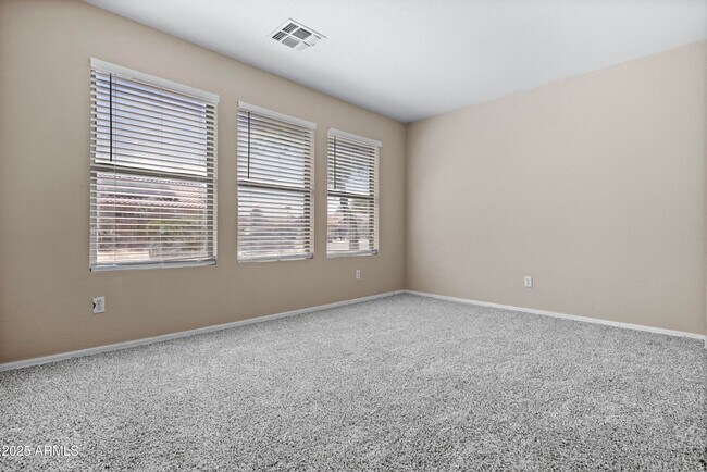 Building Photo - 589 W Jardin Loop