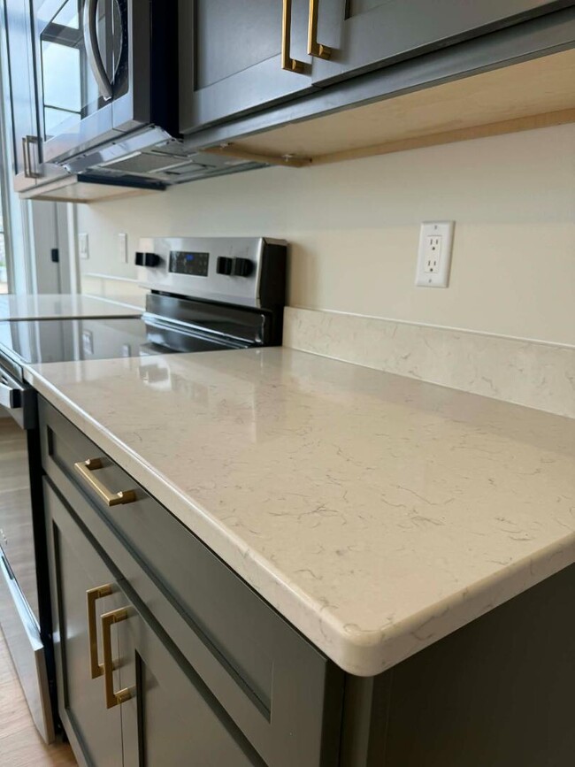 Building Photo - 19 N 7th St