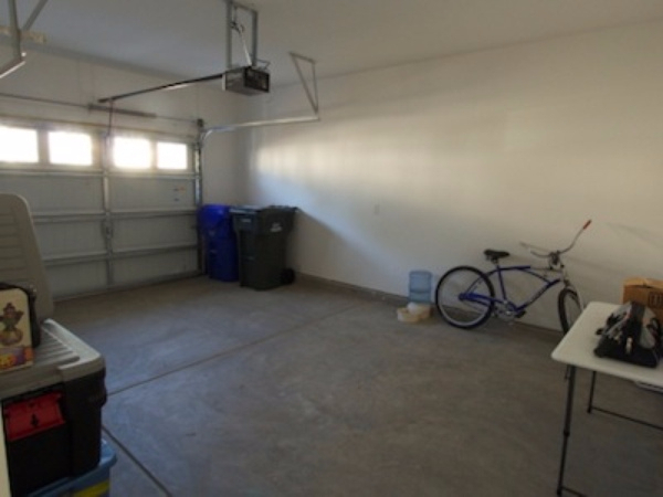 Building Photo - 3 Bedroom 2.5 Bath House in Grand Oaks Pla...