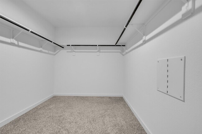 Building Photo - 30723 Skye Villa Ln