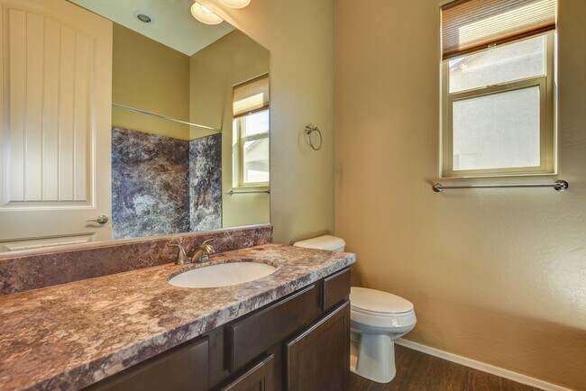 Building Photo - 3 bed, 2 bath Granville Home for Rent!