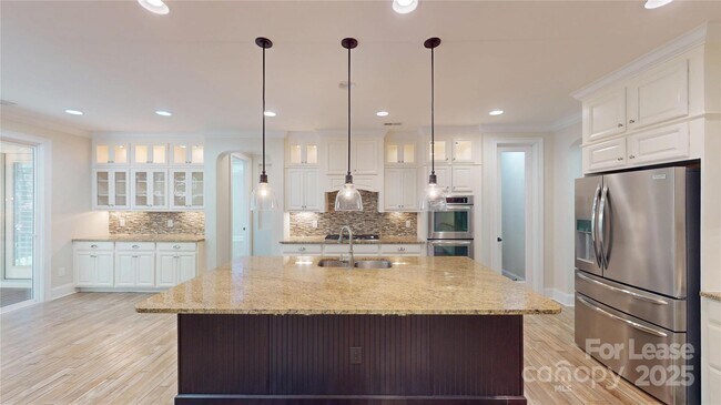 Building Photo - 11052 Preservation Park Dr