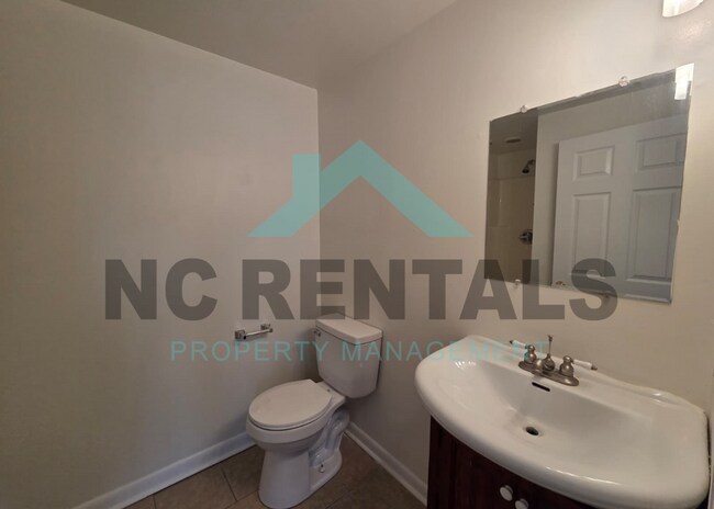 Building Photo - 312 Walter Chambers St