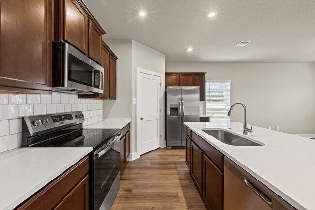 Building Photo - Modern Comfort Meets Style in Hartrick Ranch