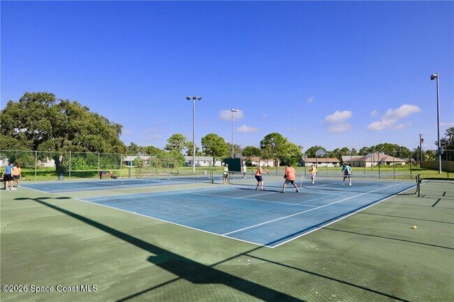 Building Photo - 866 Gilbert St