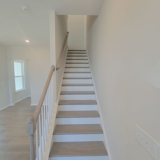 Building Photo - 3BR/2.5BA Townhome in Terraces at Farmington; Great Schools!