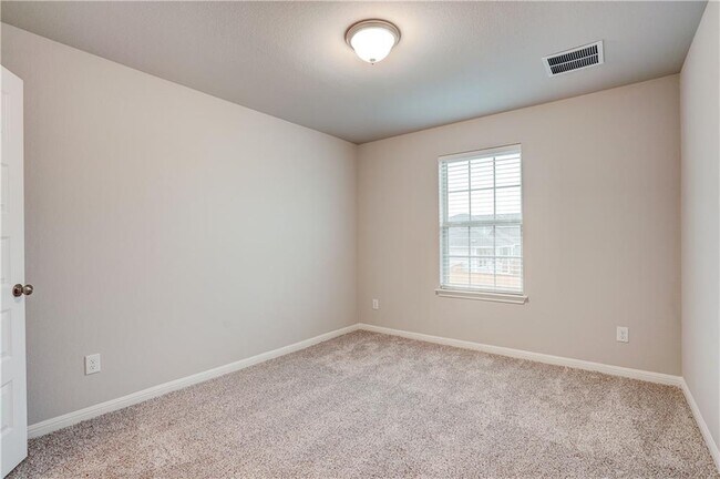 Building Photo - 309 Unforgiven Ln