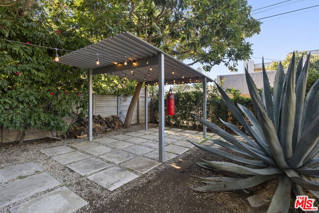 Building Photo - 3539 Greenwood Ave
