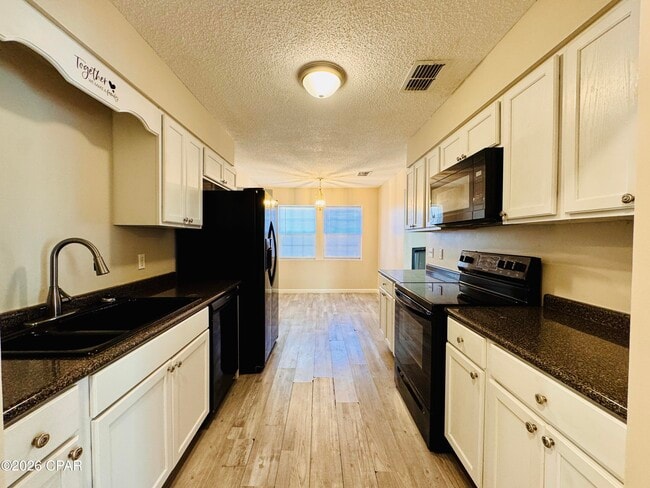 Building Photo - 163 Lauren Ln