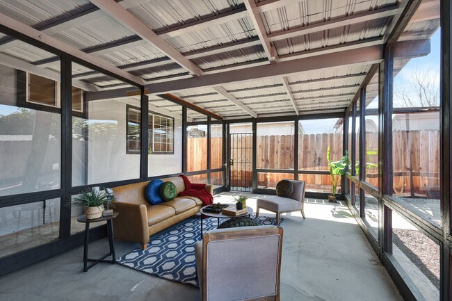 Building Photo - Beautifully Remodeled 3 Bedroom Home Near Stanford & Major Tech Campuses!