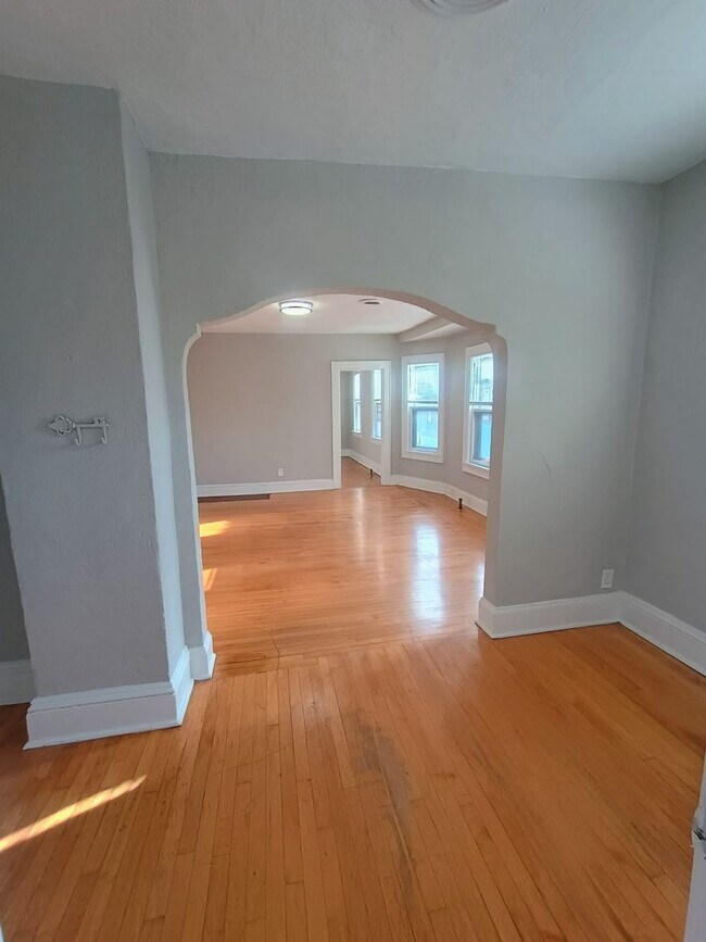 Building Photo - 1650 N Arlington Pl