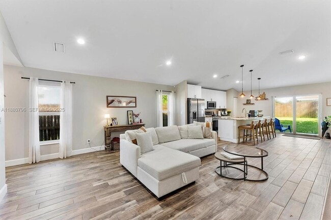 Building Photo - 901 20th St