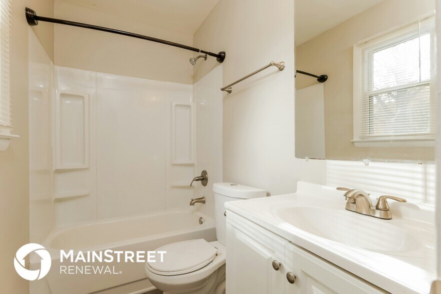 Building Photo - 2349 Swindon Ln