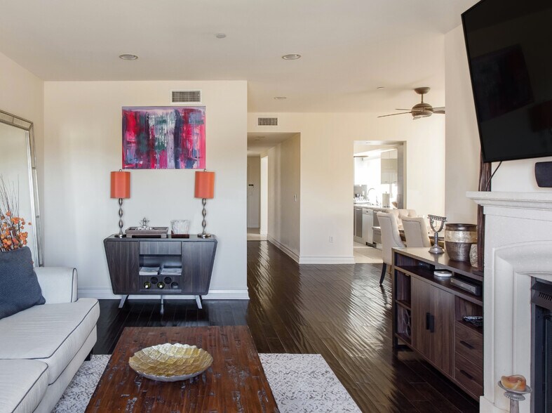 Living Room - 1409 S Westgate Ave