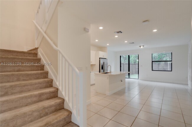 Building Photo - 15826 NW 91st Ave