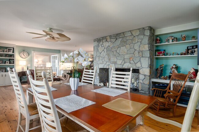 Building Photo - Waterfront Property