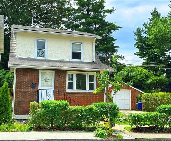 Primary Photo - 44 Fisher Ave