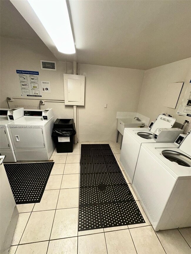 Building Photo - 19390 Collins Ave