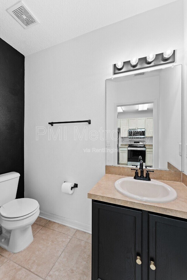 Building Photo - 5873 Fishhawk Ridge Dr