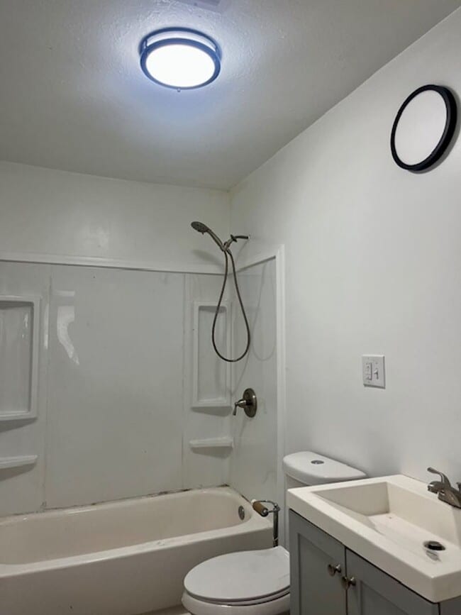 Building Photo - Moss Point 3 Bedroom