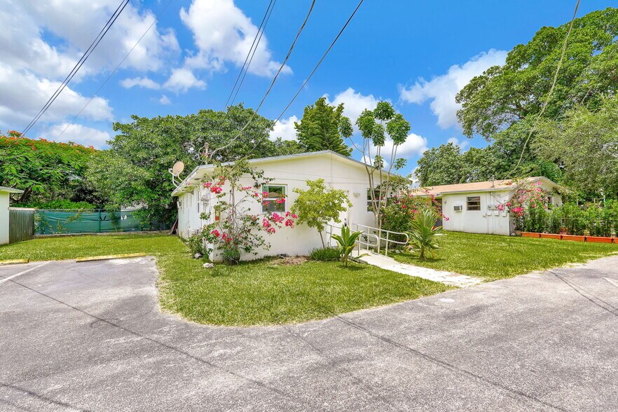 Building Photo - 558 NW 90th St