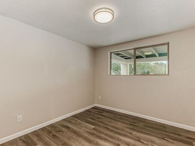 Building Photo - 4BR w/ Pool + Covered Patio in Tucson 85704