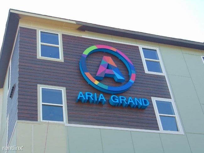 Building Photo - 2 br, 2 bath Apartment - 1800 S IH-35 SVRD SB