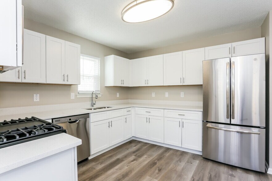 Building Photo - 213 Summer Hill Cir