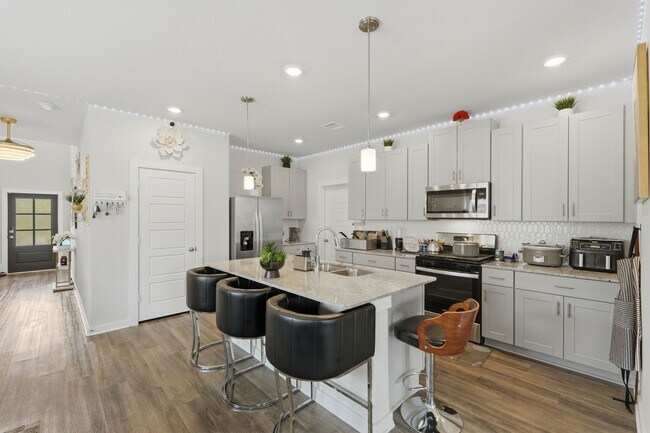 Building Photo - 1734 Cayden Oak Ln