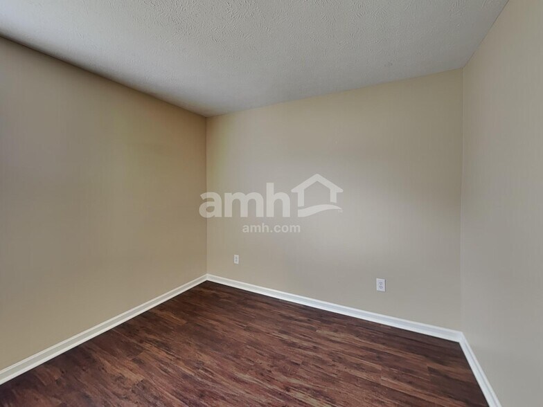 Building Photo - 6702 Meadow View Ct