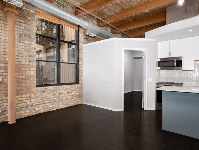 Building Photo - 2300 W Wabansia Ave