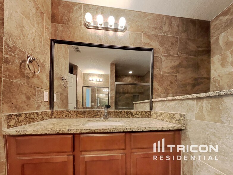 Building Photo - 591 Swallowtail Dr