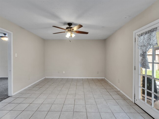 Building Photo - 17323 Glenpatti Dr