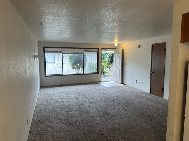 Building Photo - Mount Vernon 2 Bedroom with Garage