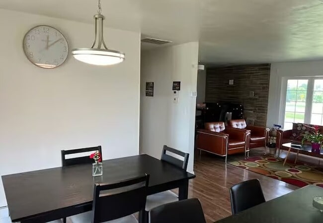 Building Photo - 15125 Washington Ave