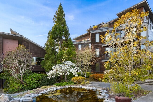 Building Photo - 610 NE Vineyard Ln
