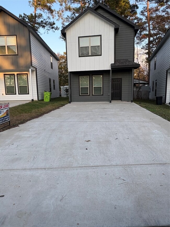 Building Photo - 10196 Barberry St