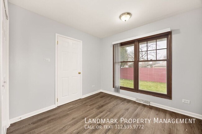 Building Photo - 654 Cambridge Ave