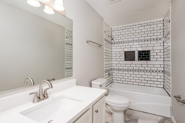 Building Photo - 2156 Turning Leaf Dr