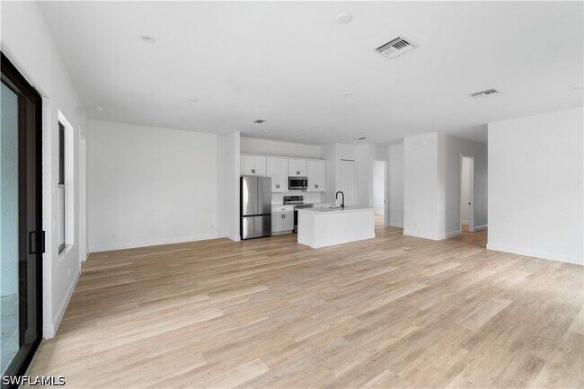 Building Photo - 837 91st Ave N