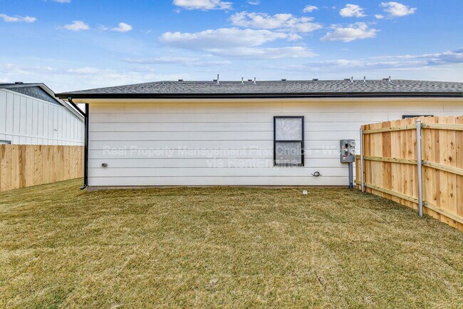 Building Photo - 3521 W 45th St S