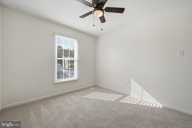 Building Photo - 9500 Windbeat Way