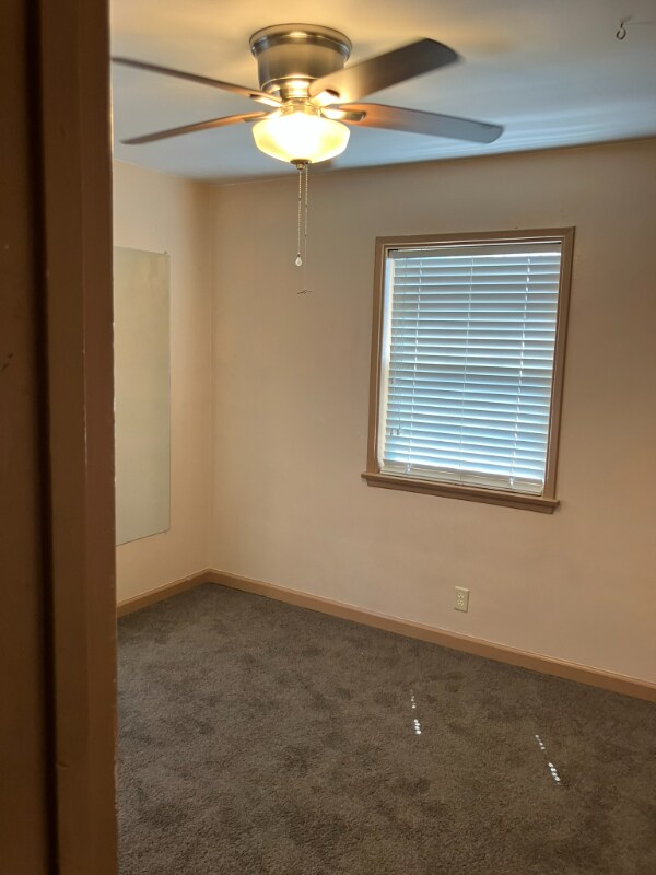 Building Photo - 305 W Ave J 10