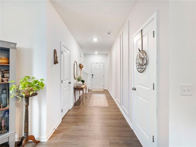 Building Photo - 680 Groover St